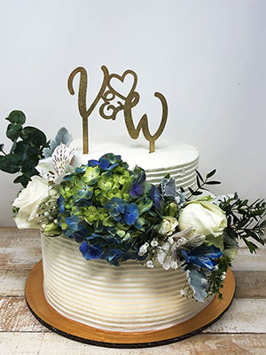 Pastel de boda 2 pisos con flores
